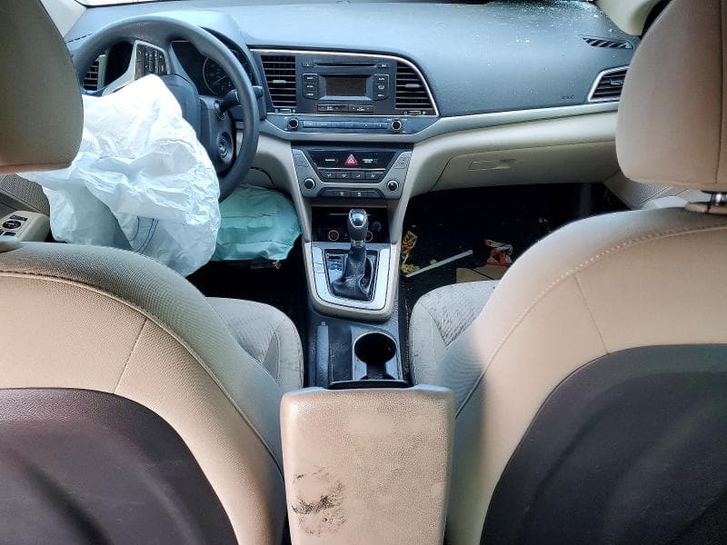 2017 HYUNDAI ELANTRA SE 8