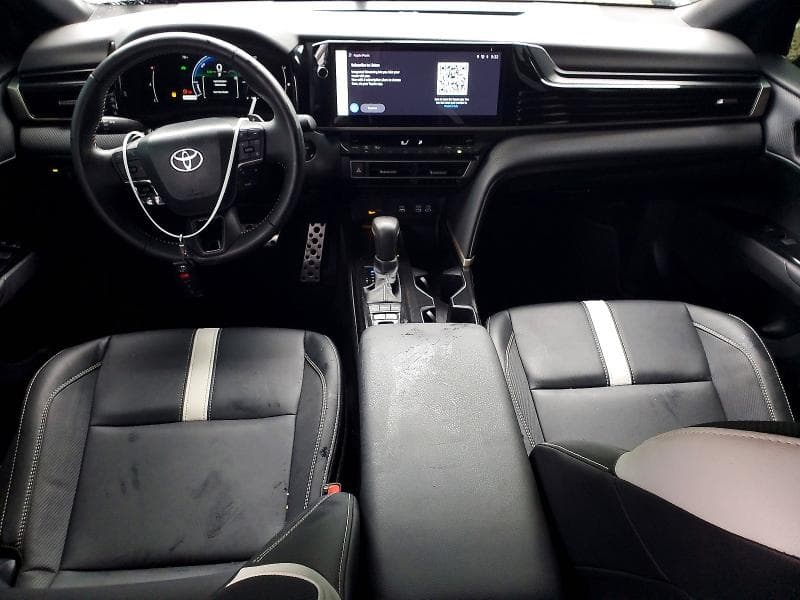 2025 TOYOTA CAMRY SE 8