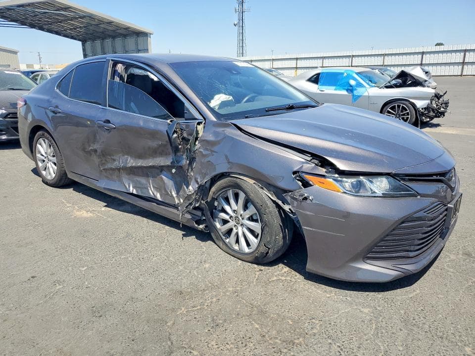 2020 TOYOTA CAMRY LE 4