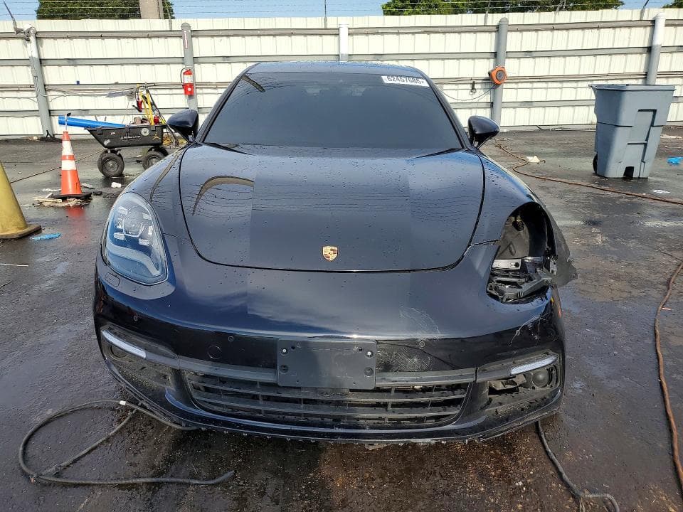 2018 PORSCHE PANAMERA 4S 5