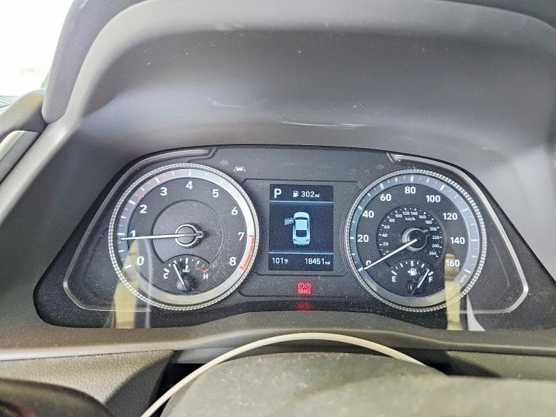 2021 HYUNDAI SONATA SE 9