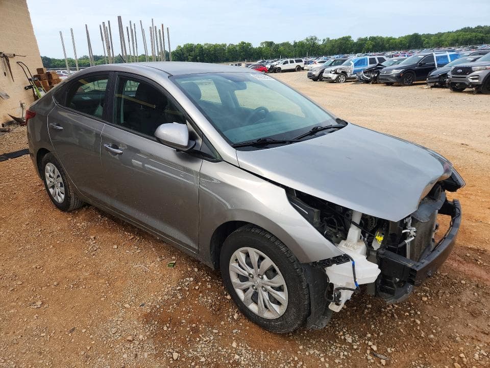 2022 HYUNDAI ACCENT SE 4