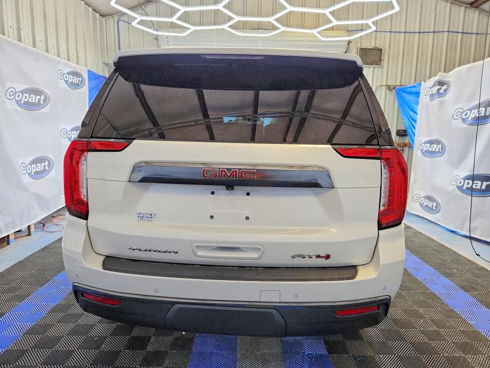 2022 GMC YUKON AT4 6