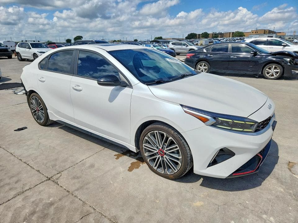 2023 KIA FORTE GT 4