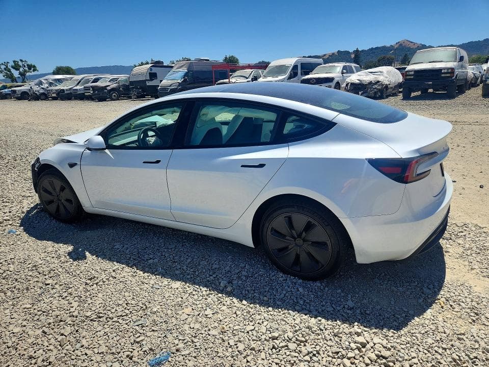 2026 TESLA MODEL 3 2