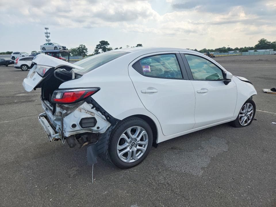 2018 TOYOTA YARIS IA BASE 3