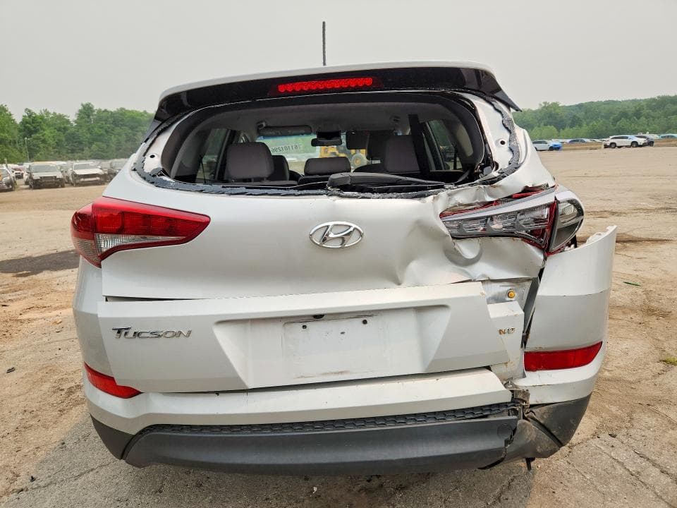 2017 HYUNDAI TUCSON SE 6