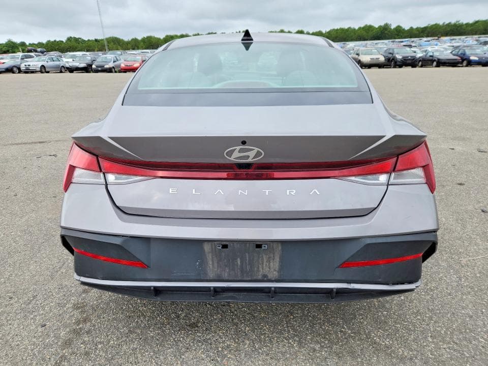 2024 HYUNDAI ELANTRA SEL 6