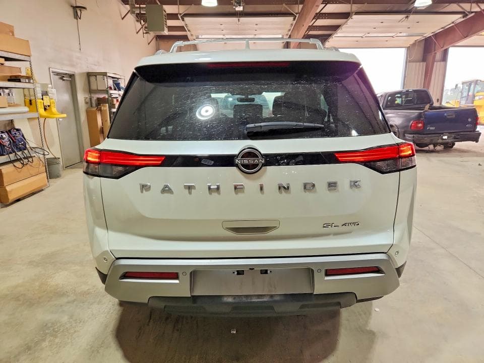 2024 NISSAN PATHFINDER SL 6