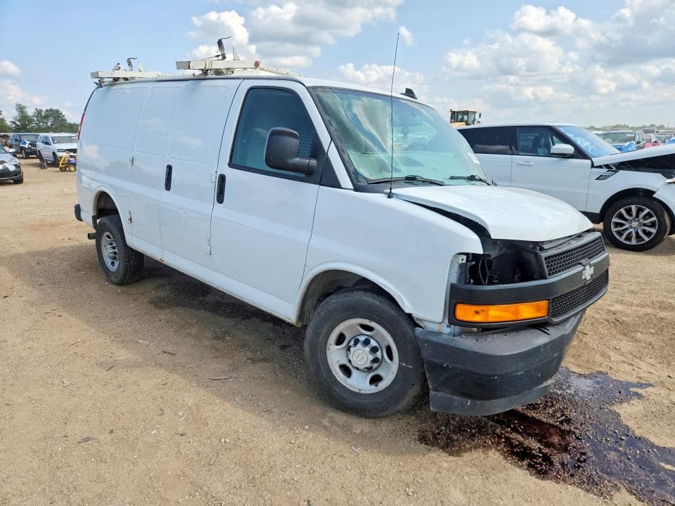 2018 CHEVROLET EXPRESS 4