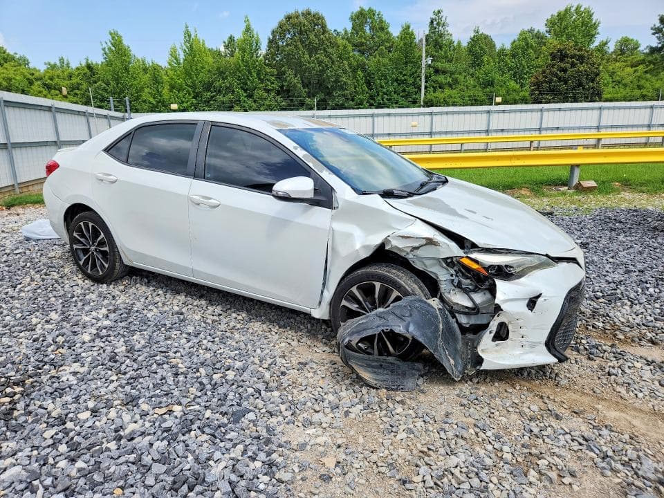 2017 TOYOTA COROLLA SE 4