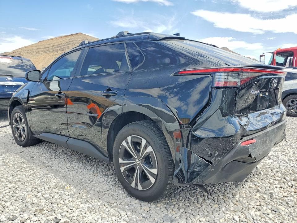 2024 TOYOTA BZ4X XLE 2