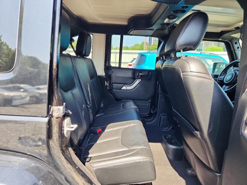 2018 JEEP WRANGLER UNLIMITED SAHARA 10