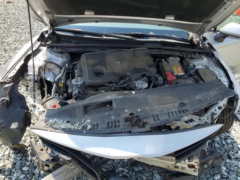 2021 TOYOTA CAMRY XLE 11