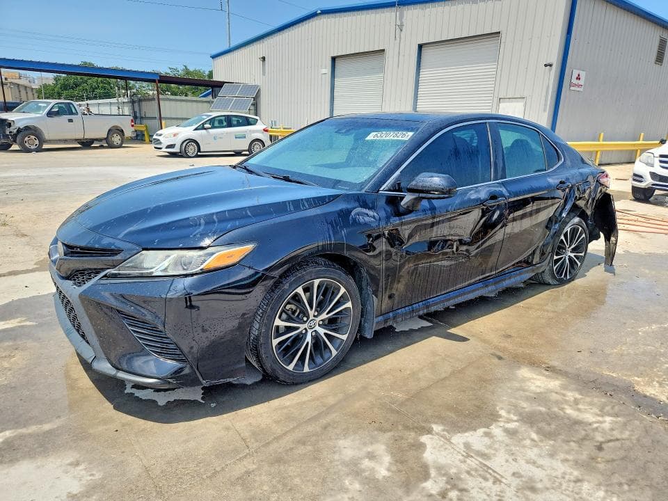 2020 TOYOTA CAMRY SE - 1