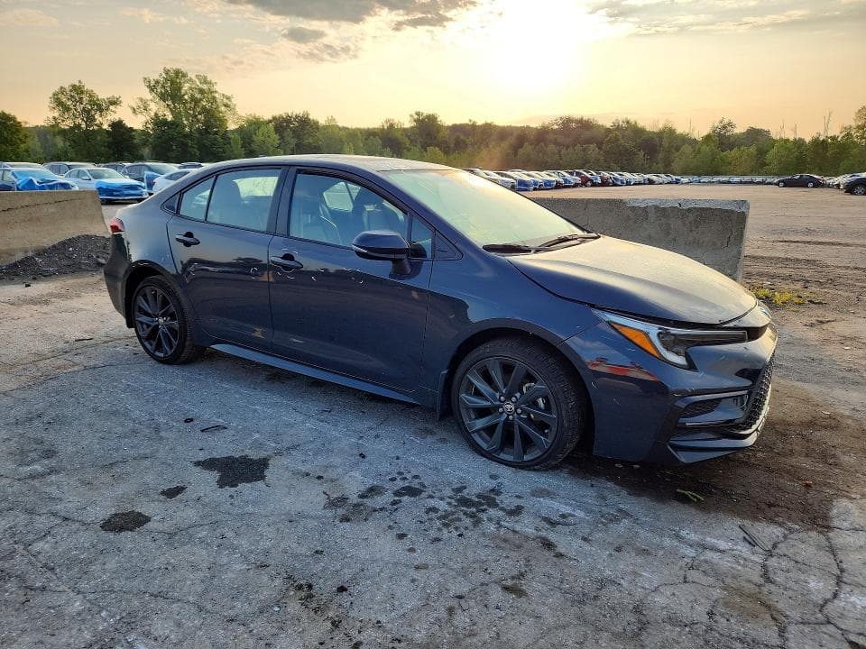 2024 TOYOTA COROLLA XSE 4
