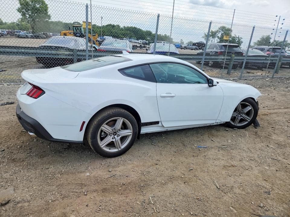 2026 FORD MUSTANG 3