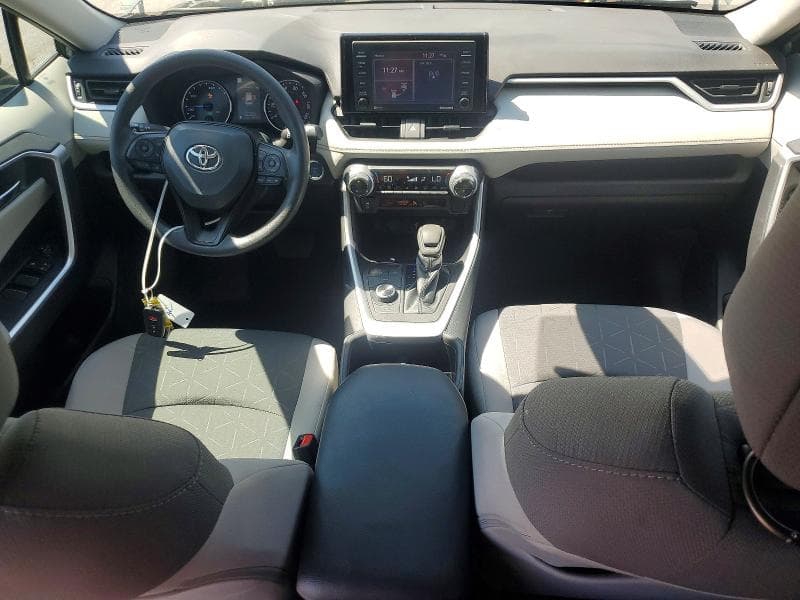 2022 TOYOTA RAV4 XLE 8