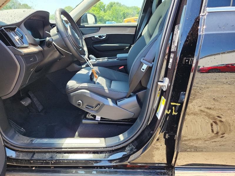 2026 VOLVO XC90 PLUS 13
