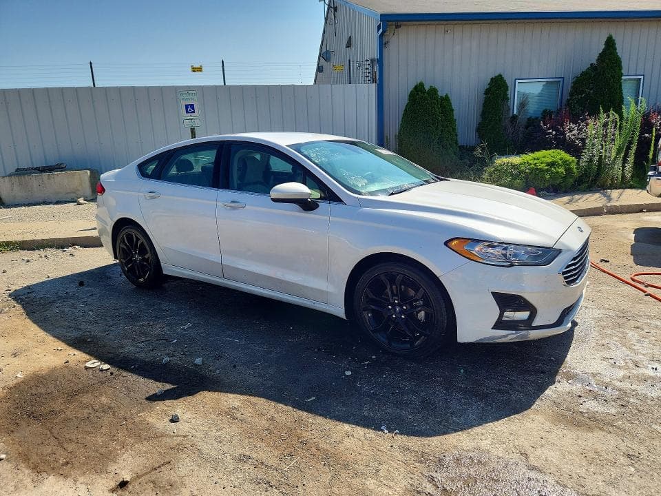 2019 FORD FUSION SE 4