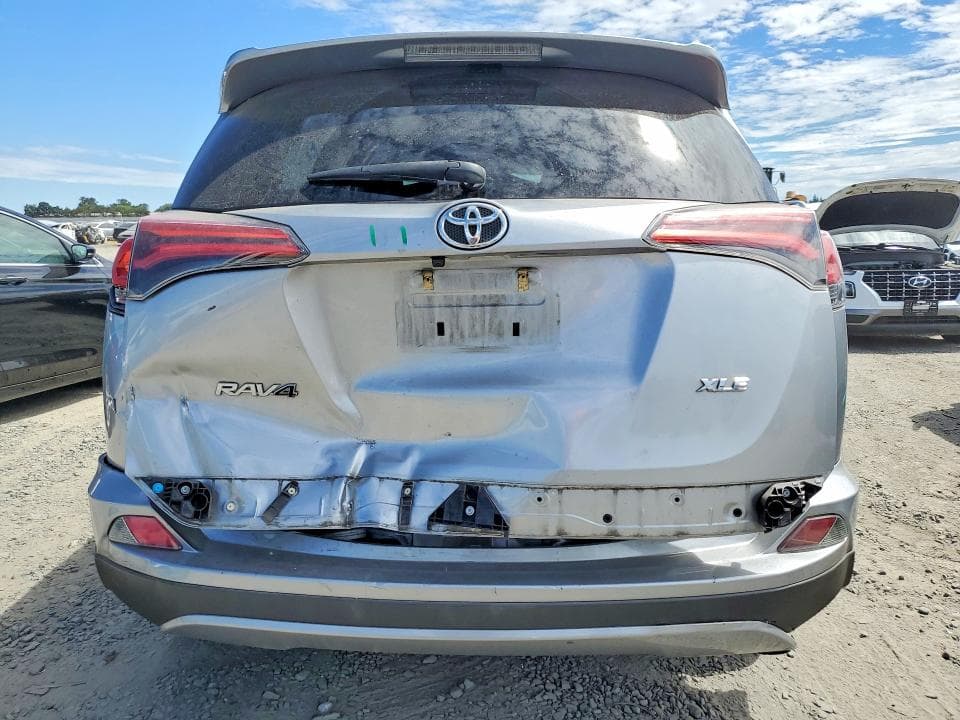 2017 TOYOTA RAV4 XLE 6