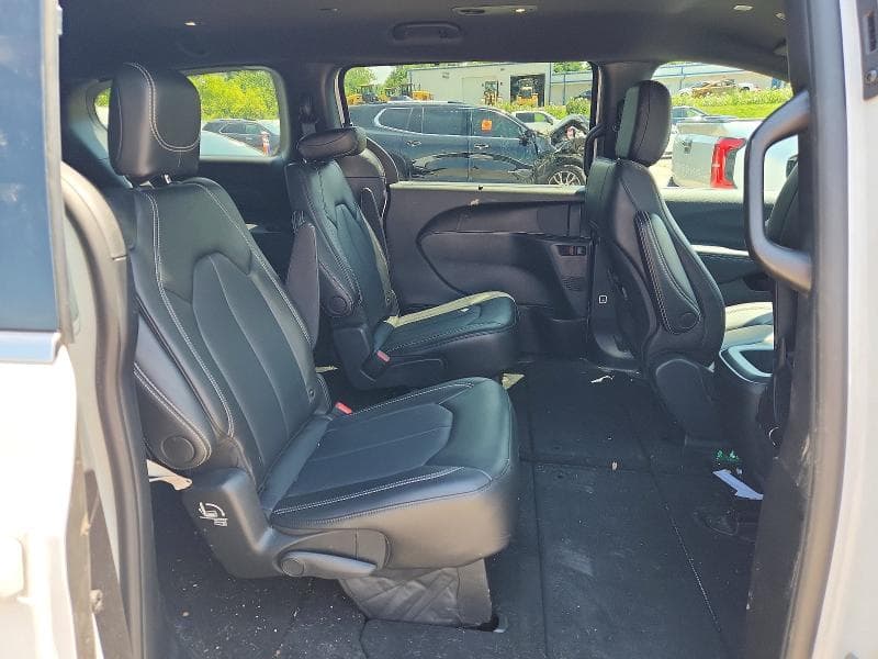 2025 CHRYSLER PACIFICA SELECT 11