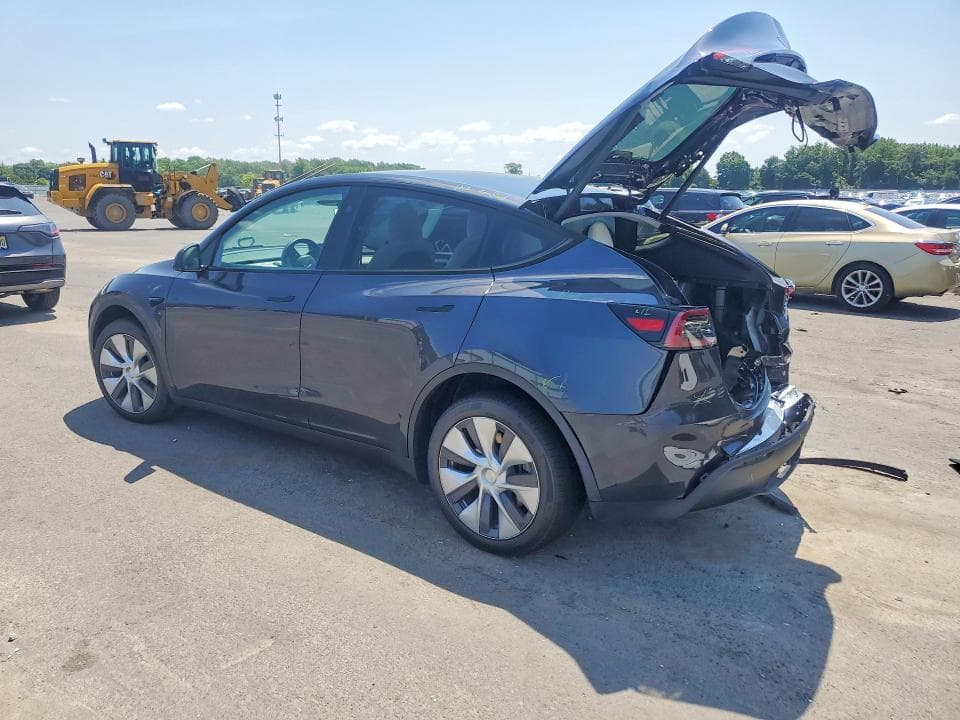 2024 TESLA MODEL Y 2
