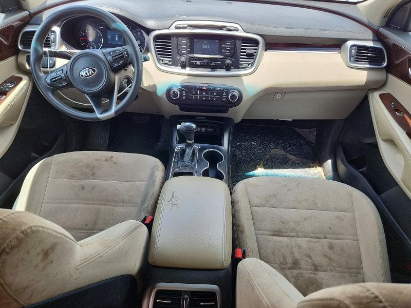 2017 KIA SORENTO LX 8