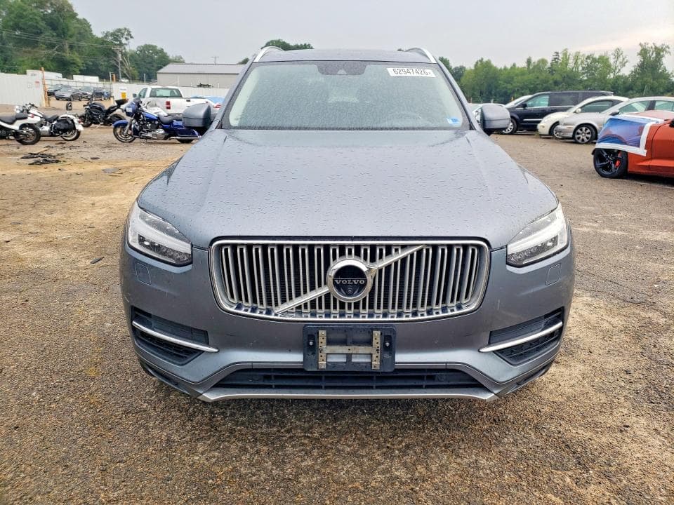 2017 VOLVO XC90 T8 5