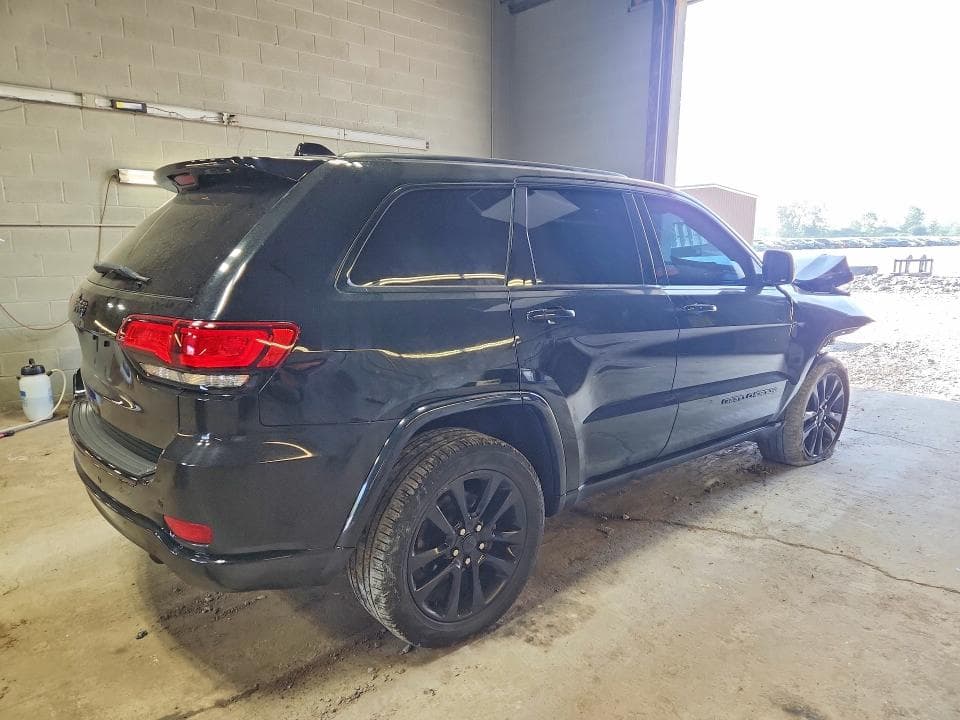 2018 JEEP GRAND CHEROKEE LAREDO 3