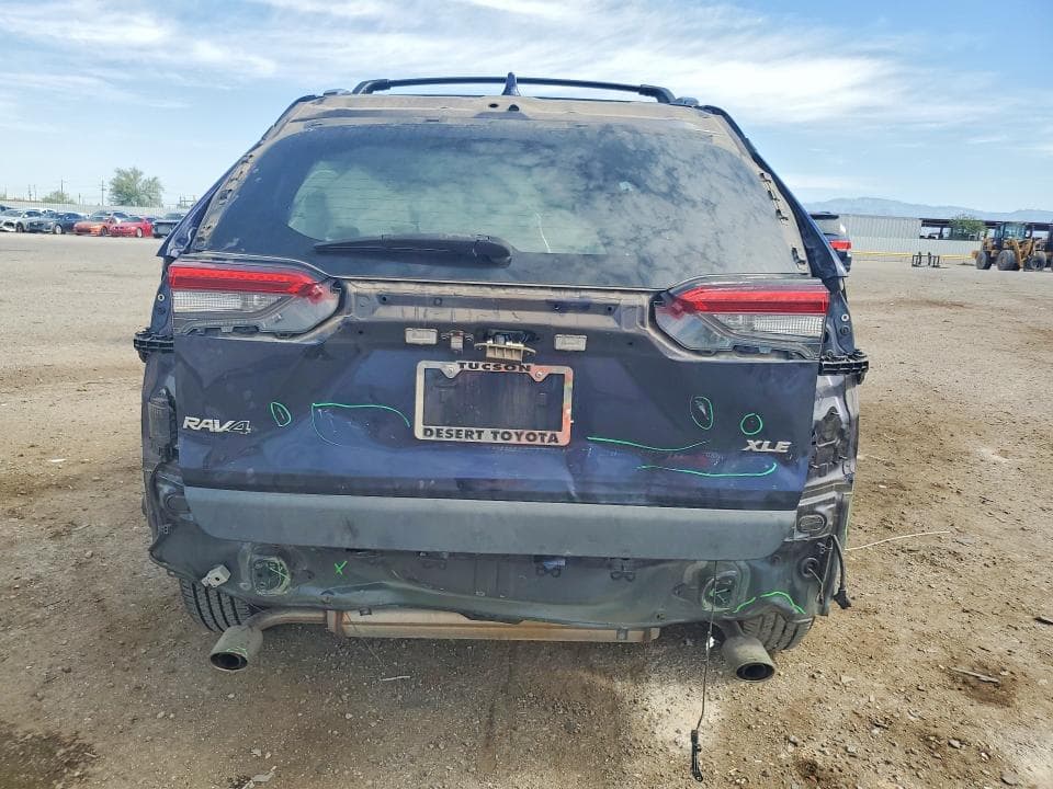 2021 TOYOTA RAV4 XLE 6