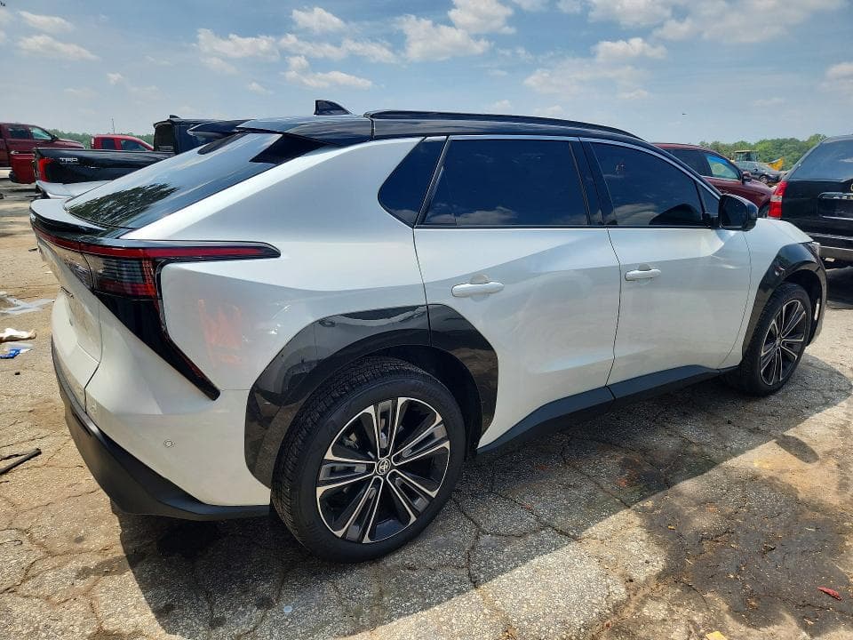 2024 TOYOTA BZ4X LIMITED 3