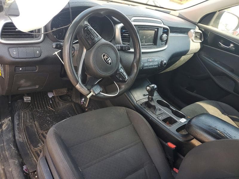 2017 KIA SORENTO LX V6 8
