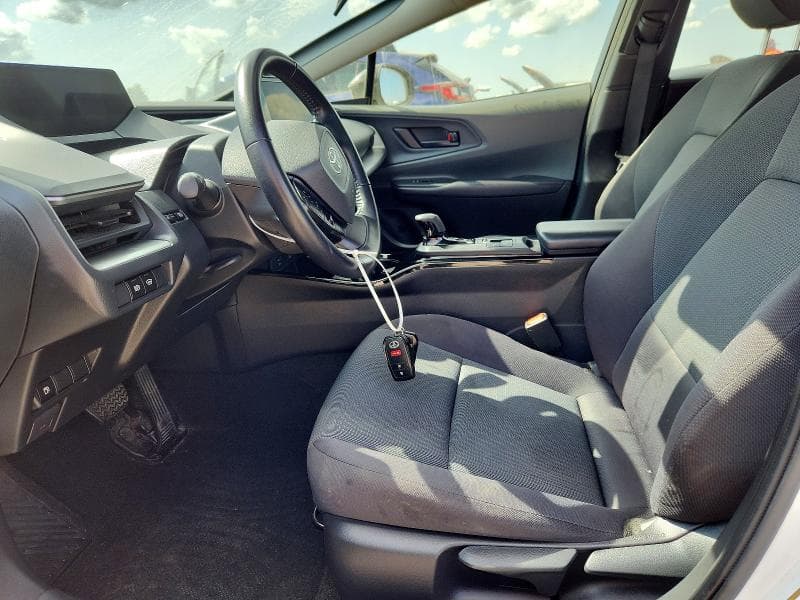 2023 TOYOTA PRIUS LE 7