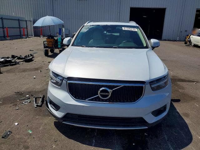 2021 VOLVO XC40 T5 MOMENTUM 5