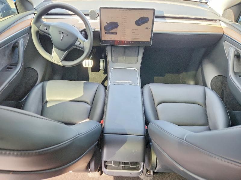 2023 TESLA MODEL Y 8