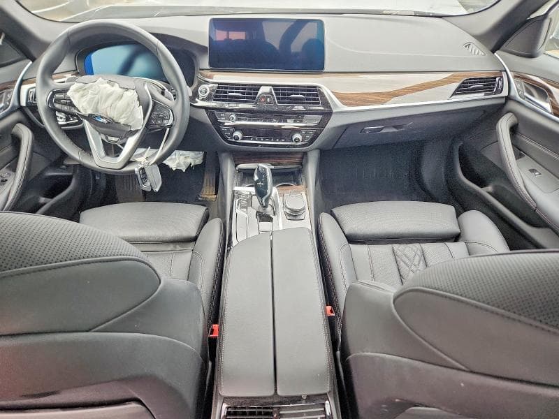 2023 BMW 540 XI 8