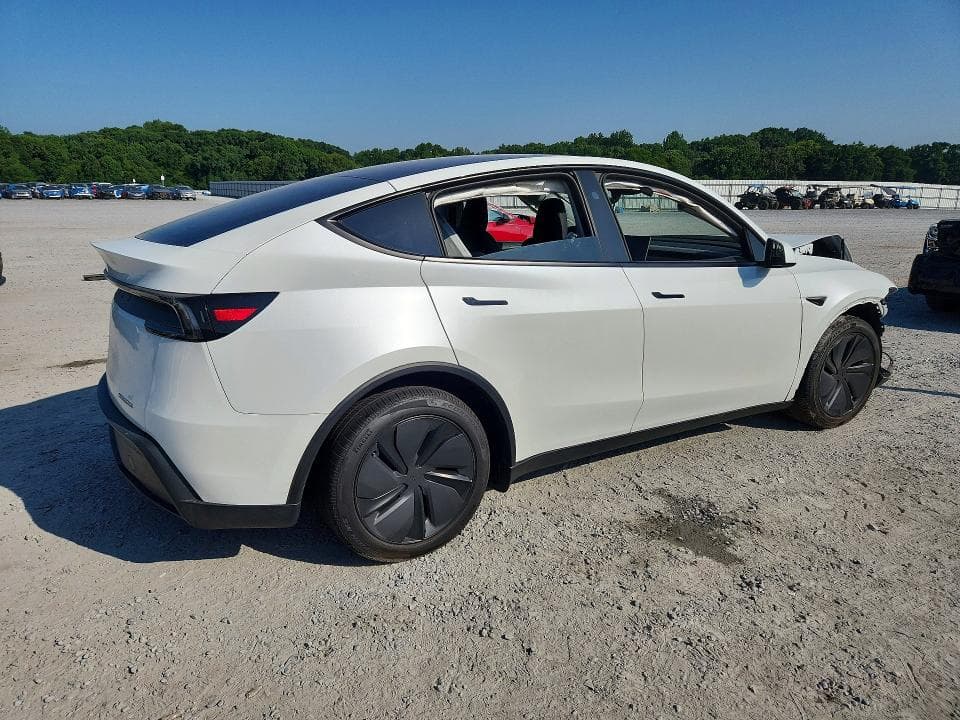 2026 TESLA MODEL Y 3