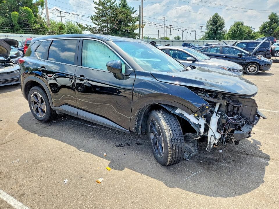 2024 NISSAN ROGUE SV 4