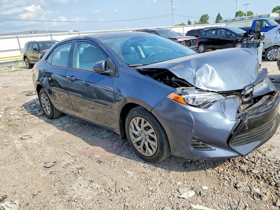2017 TOYOTA COROLLA LE 4