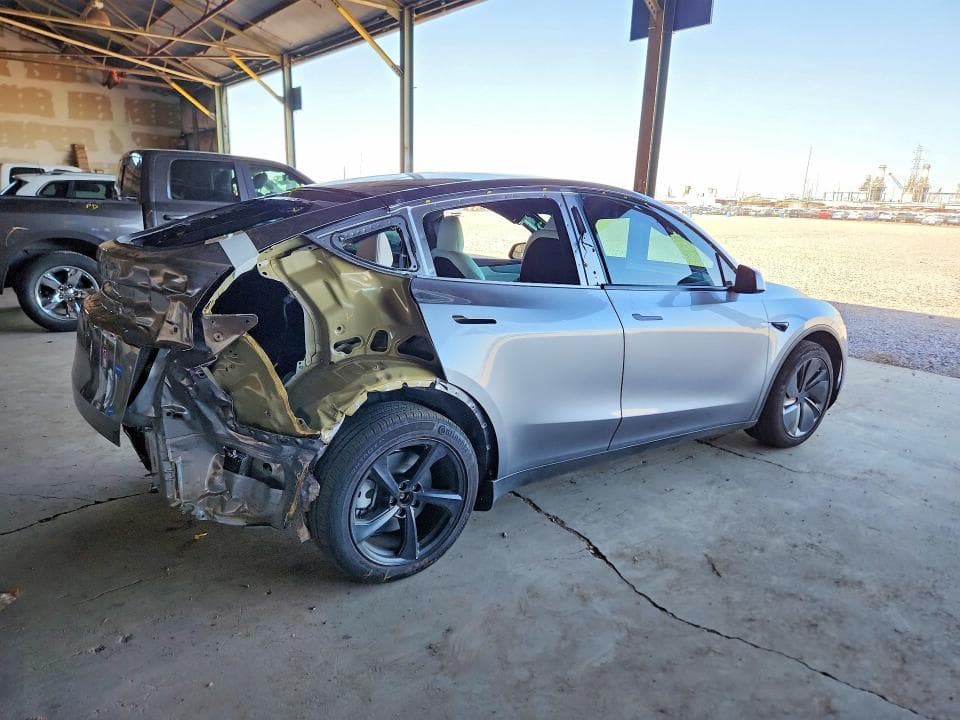 2026 TESLA MODEL Y 3