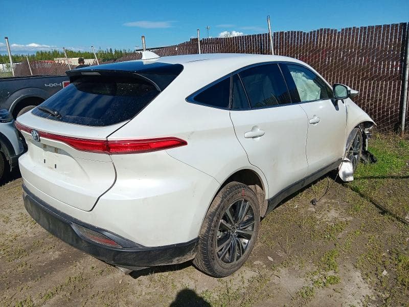 2023 TOYOTA VENZA LE 3