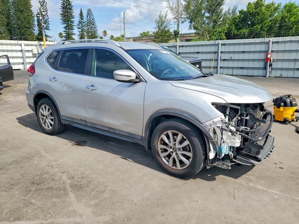 2017 NISSAN ROGUE SV 4