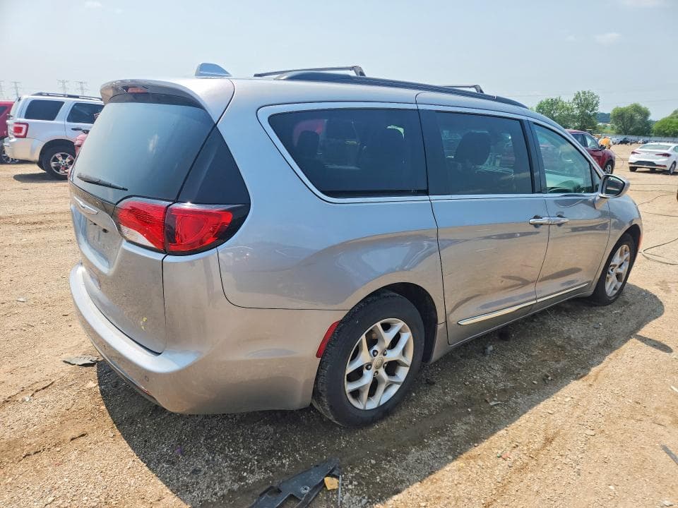 2017 CHRYSLER PACIFICA TOURING L 3