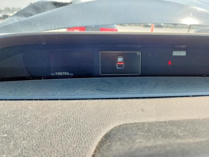 2018 TOYOTA PRIUS THREE 9