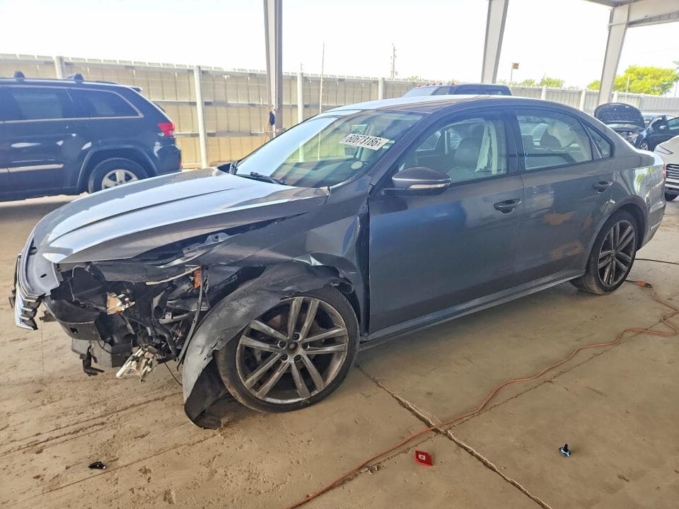 2018 VOLKSWAGEN PASSAT S - 1