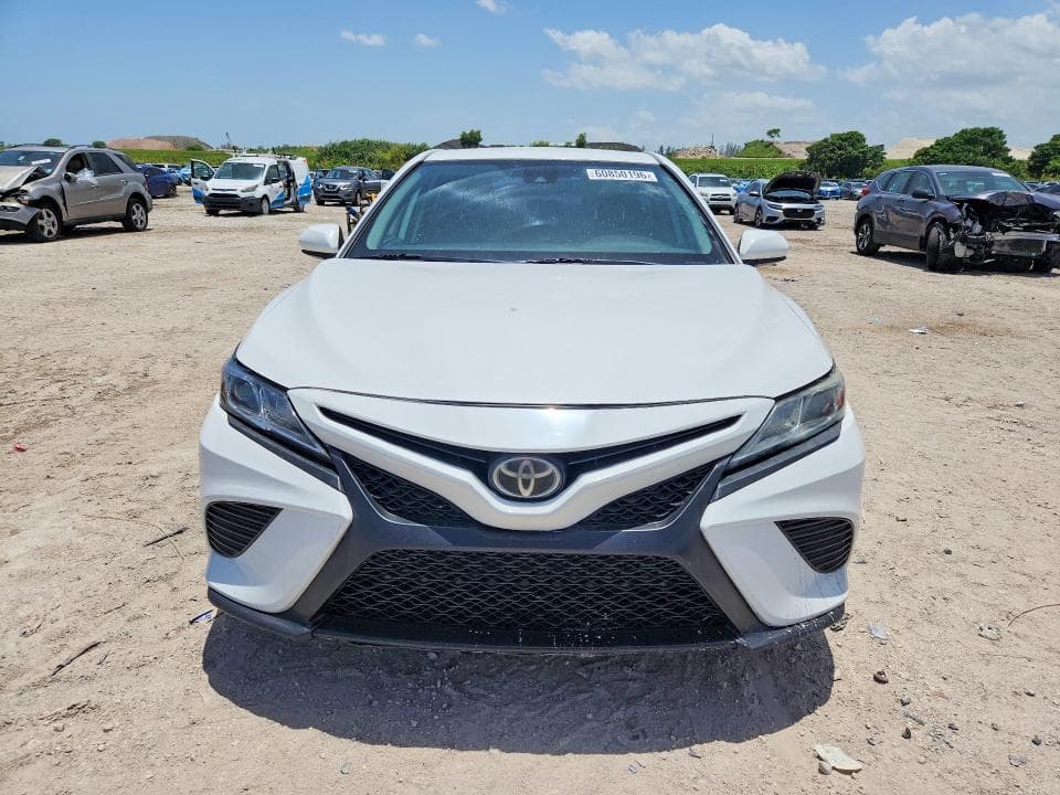 2019 TOYOTA CAMRY SE 5