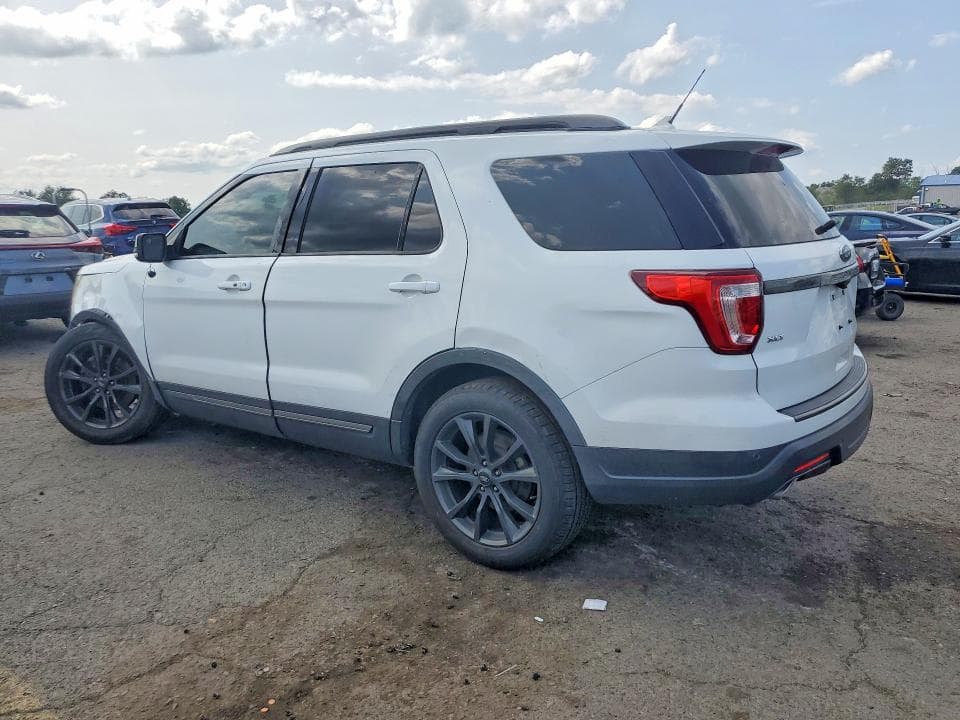 2018 FORD EXPLORER XLT 2