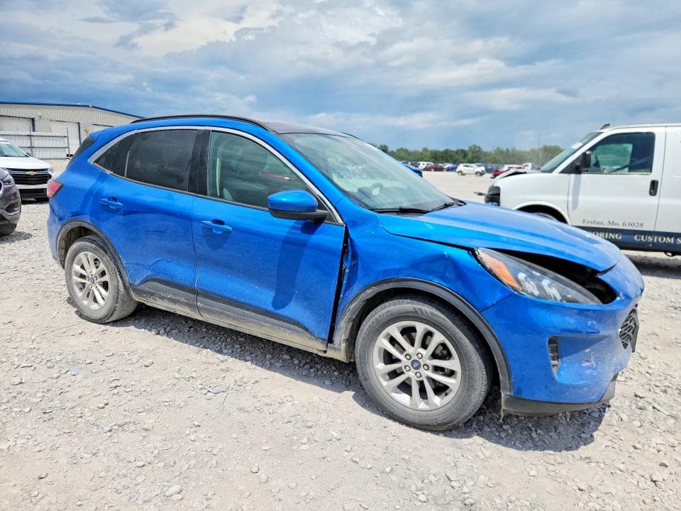 2020 FORD ESCAPE SE 4
