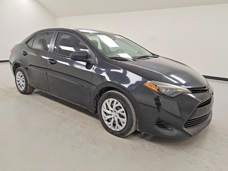 2017 TOYOTA COROLLA LE 4